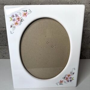 White Ceramic Floral Oval Picture Frame | Cottagecore Shabby Chic Decor